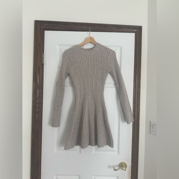 H&M Viral Sweater Dress - Picture 3 of 5